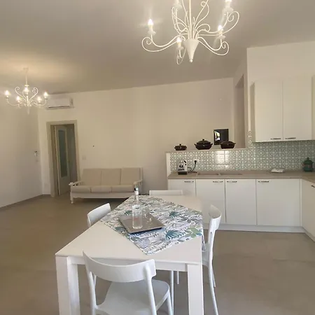 Dom wakacyjny Renicedda A 300 M Dal Mare