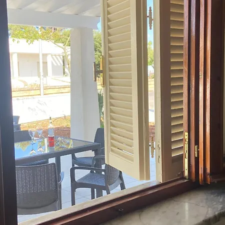 Renicedda A 300 M Dal Mare Ferienhaus